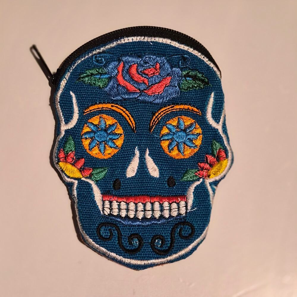 Skull‎ coin purse